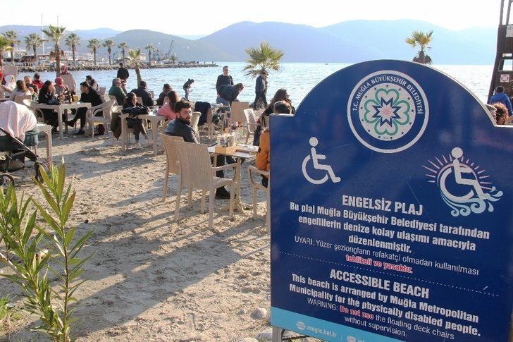 Yılın ilk tatilini sahil kenarında geçirdiler G4