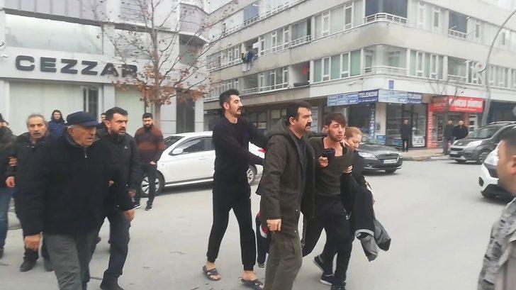 Ortalık karıştı! Evden kaçan kızlarını zorla götürmeye kalktılar, karakolluk oldular G2