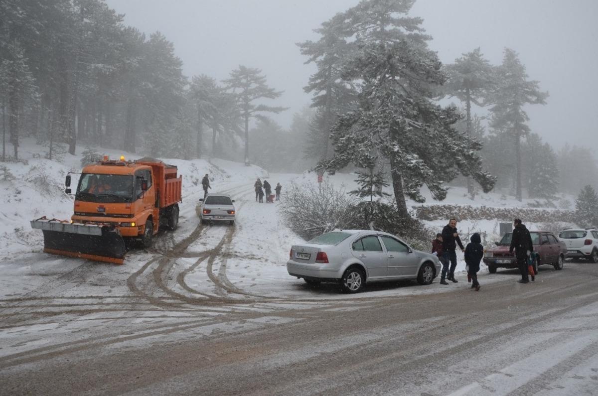Yılbaşı tatilini kar keyfiyle ge&ccedil;irdiler