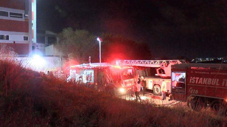 Arnavutköy'de korkutan yangın! Kumaş fabrikası alevler içinde kaldı! G4