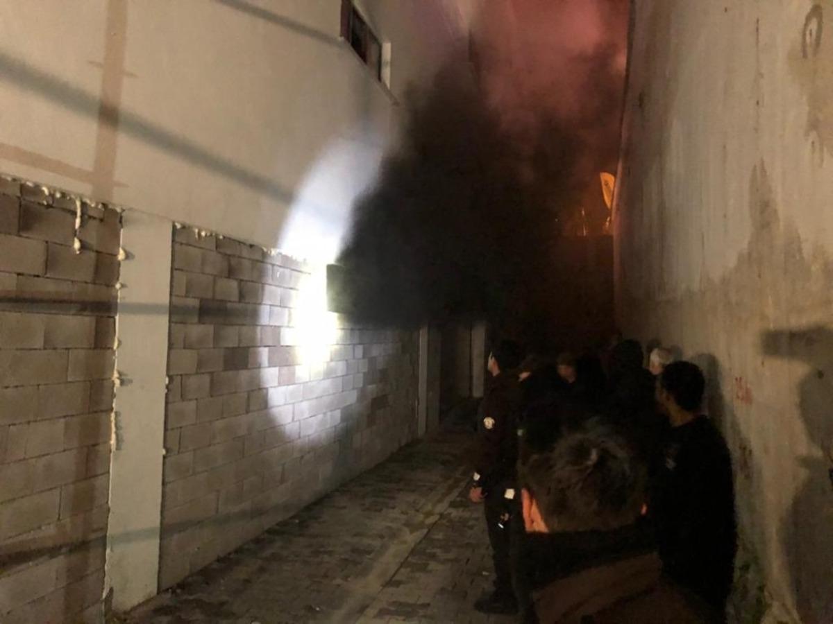 Ankara'da 18 katlı apartmanda b&uuml;y&uuml;k yangın! Ekipler alarma ge&ccedil;ti!