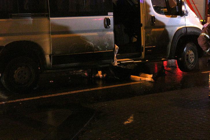 Beşiktaş'ta feci kaza! Otomobilin çarptığı kadın minibüsün altında kalarak can verdi G1