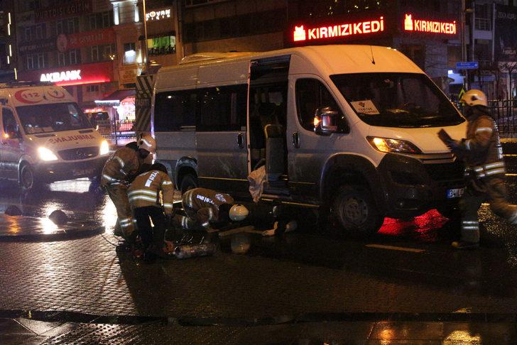 Beşiktaş'ta feci kaza! Otomobilin çarptığı kadın minibüsün altında kalarak can verdi G2