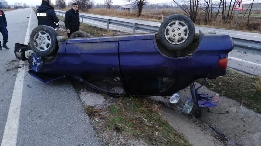 Otomobil orta ref&uuml;je devrildi