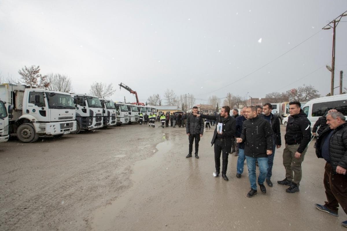 İpekyolu&rsquo;nda g&uuml;nl&uuml;k 450 ton &ccedil;&ouml;p toplanıyor