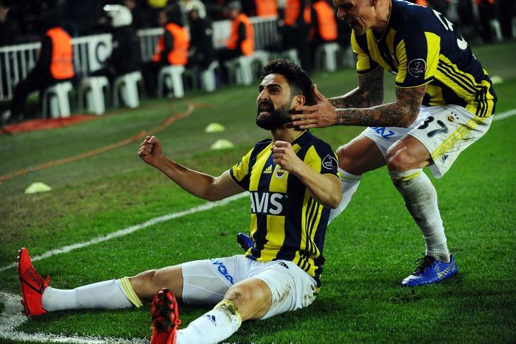 Fenerbahçe'de Mehmet Ekici çalışmalarını sürdürüyor G3