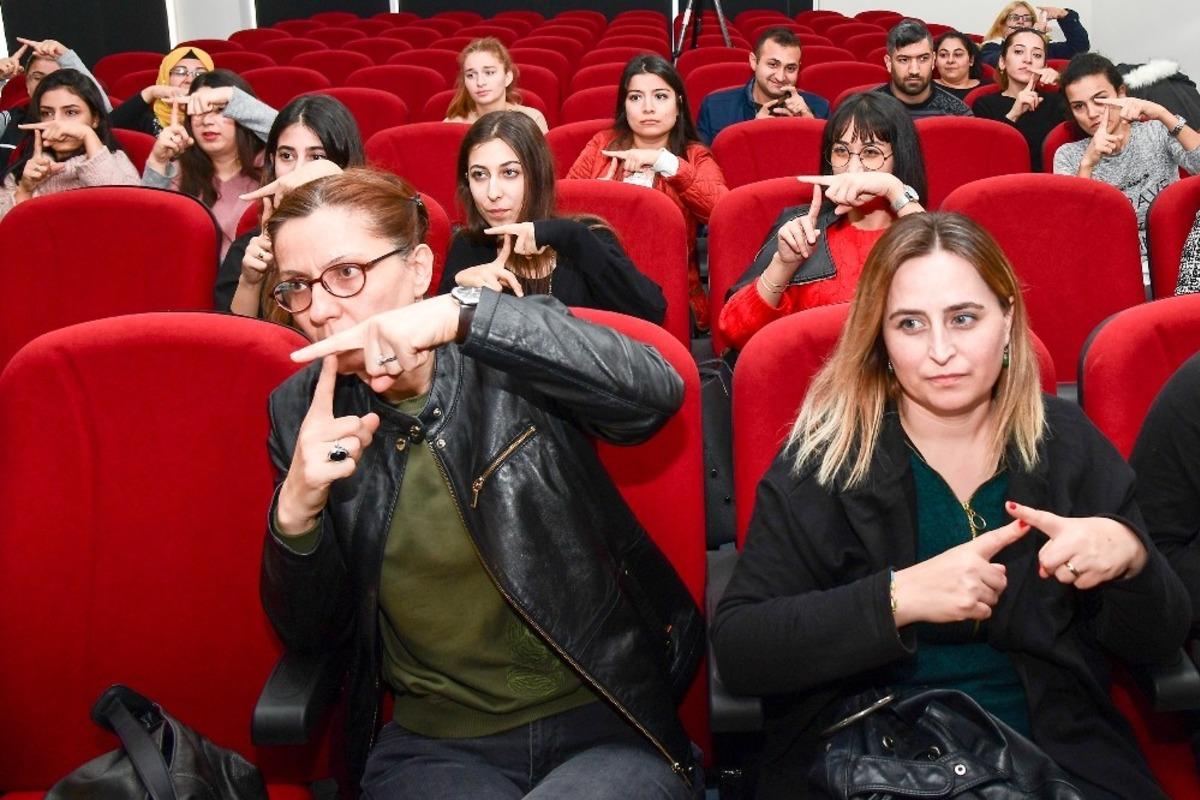 Mersin&rsquo;de &rsquo;T&uuml;rk işaret dili eğitimi&rsquo;