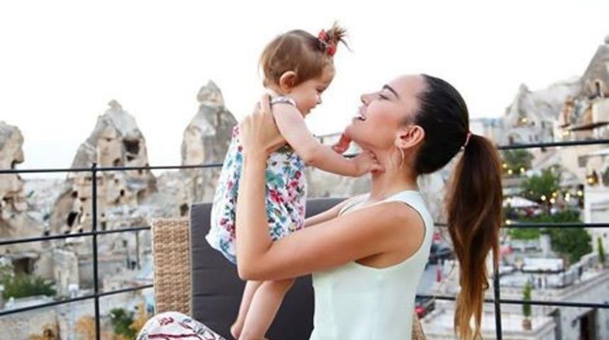 Gizem Zor &uuml;nl&uuml;leri ağırlamaya devam ediyor