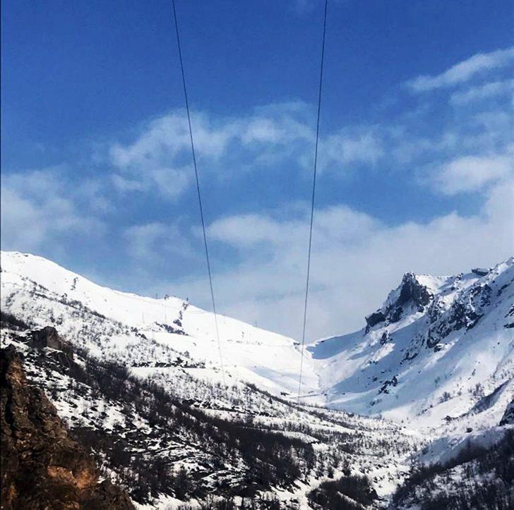 Sınırdaki askerlere elektrik sağlayan hat koptu, görevliler onardı G2