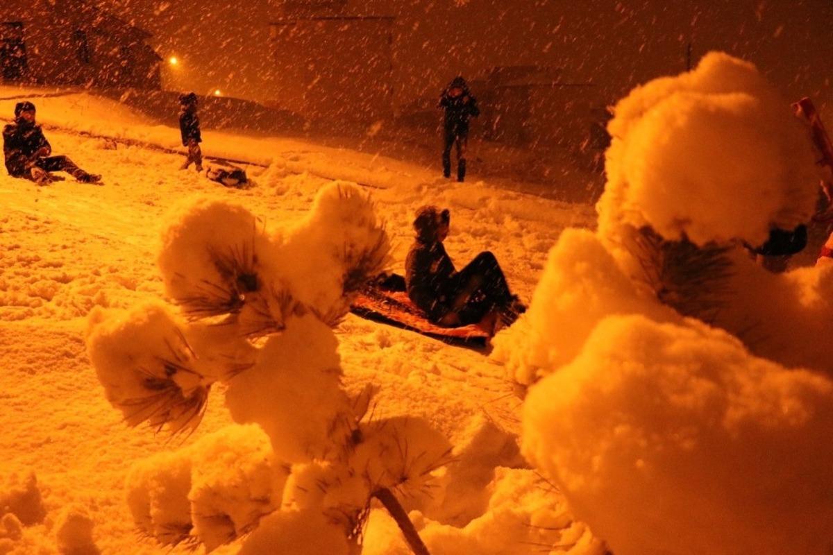 &Ccedil;ocukların kızak keyfi