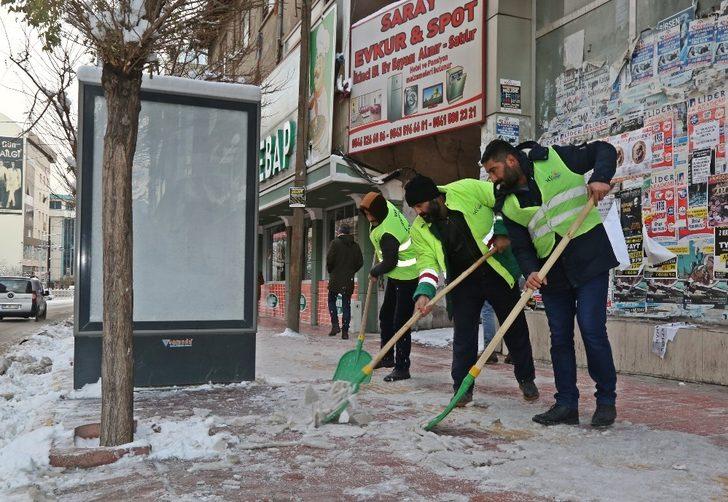 Van’da geceli gündüzlü karla mücadele çalışması G4