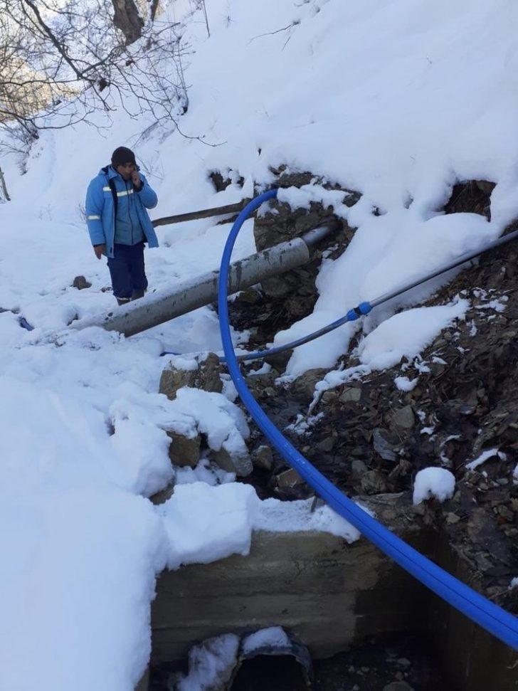 VASKİ ekibi karlı dağları aşarak arızaları gideriyor G4