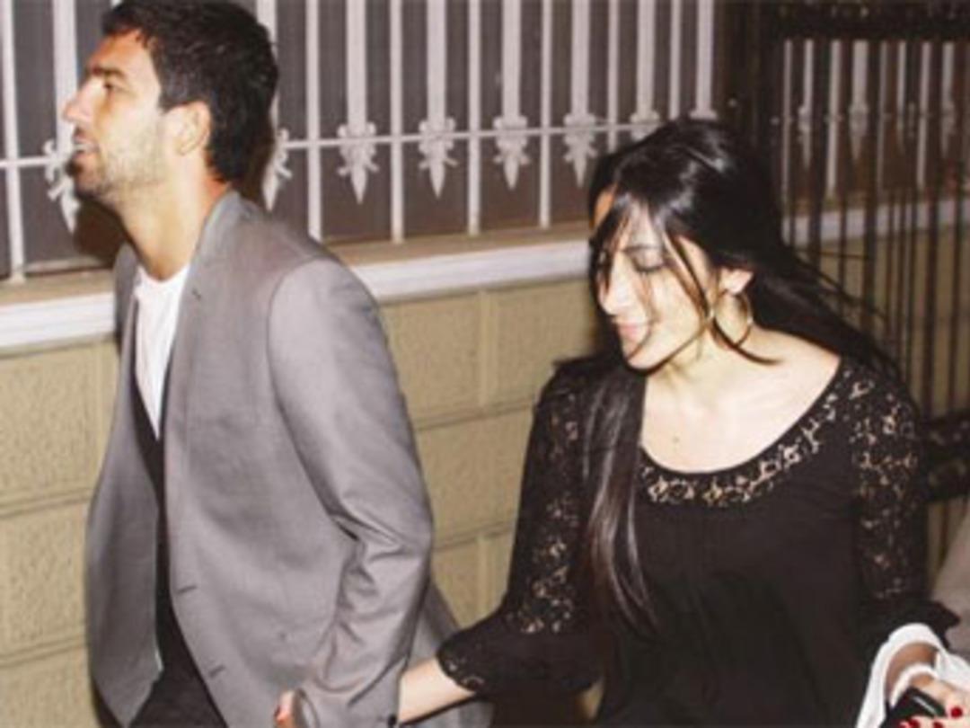 Arda Turan yeniden Eda'yla