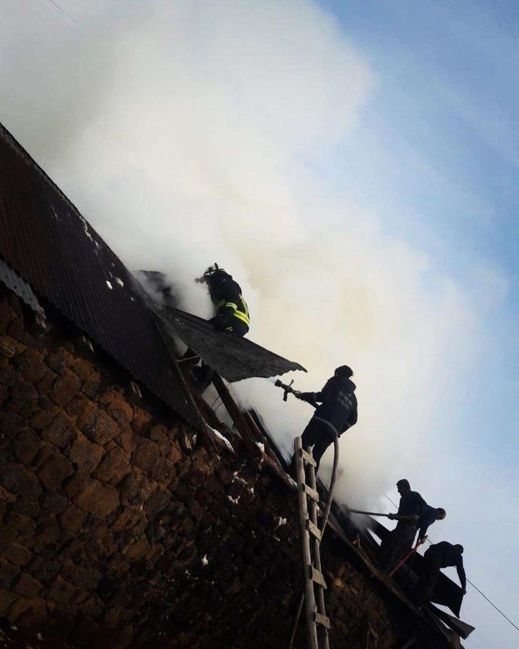 Mezrada ahır yangını G1