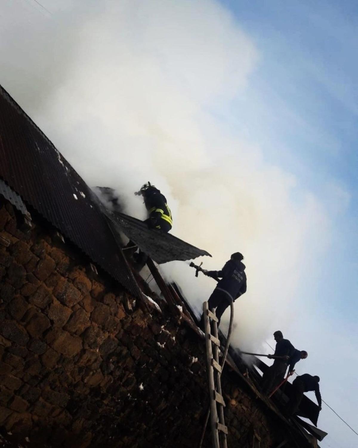 Mezrada ahır yangını