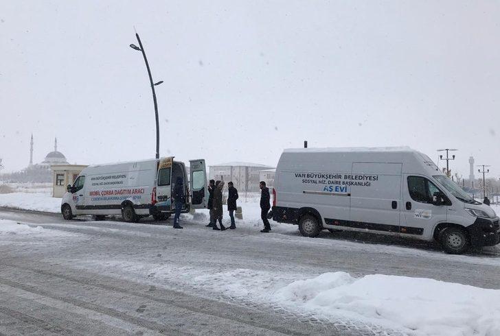 Van Büyükşehir Belediyesinden öğrencilere çorba ikramı G4