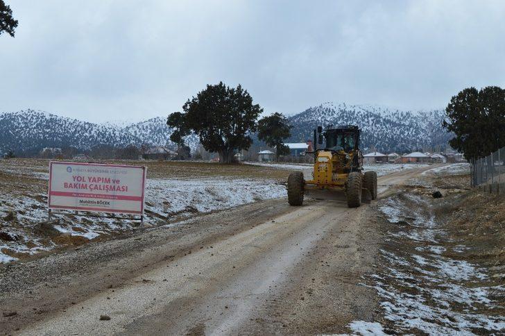 Korkuteli grup yollarında bakım onarım sürüyor G3