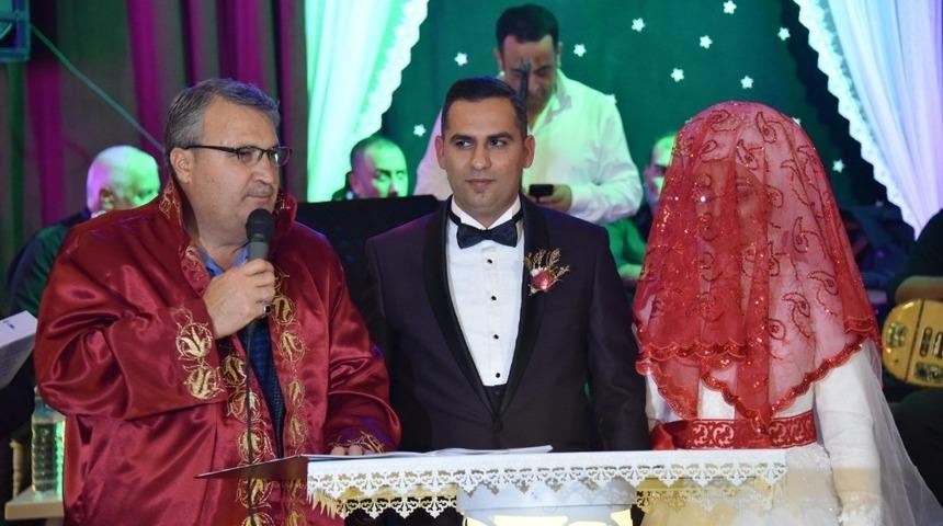 2019&rsquo;da bin 514 &ccedil;ift Yunusemre&rsquo;de hayatını birleştirdi