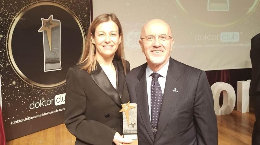 Prof. Dr. G&uuml;lşah &Ccedil;e&ccedil;ener&rsquo;e bir &ouml;d&uuml;l daha