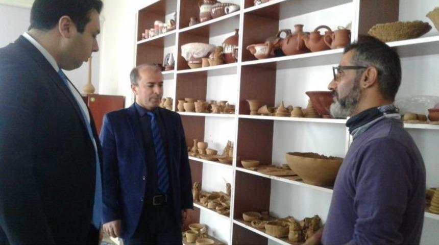 Kaymakam &Ccedil;ırak, &ccedil;&ouml;mlek at&ouml;lyesini gezdi