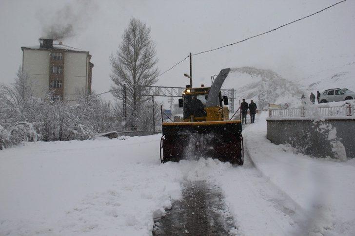 Bitlis’te 50 köy yolu ulaşıma kapandı G3
