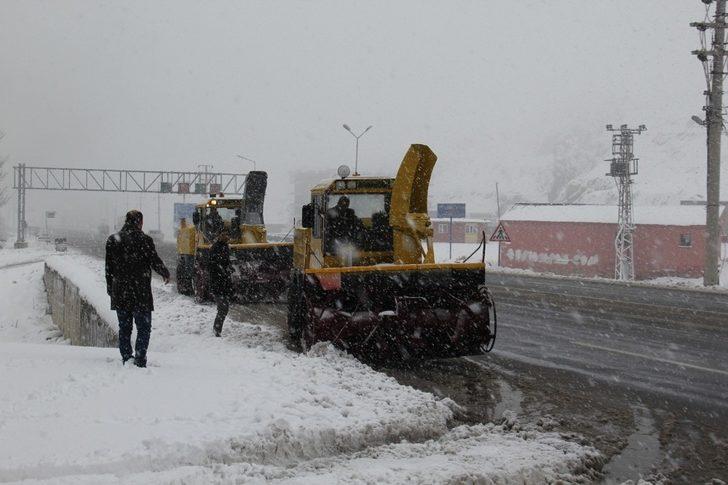 Bitlis’te 50 köy yolu ulaşıma kapandı G4