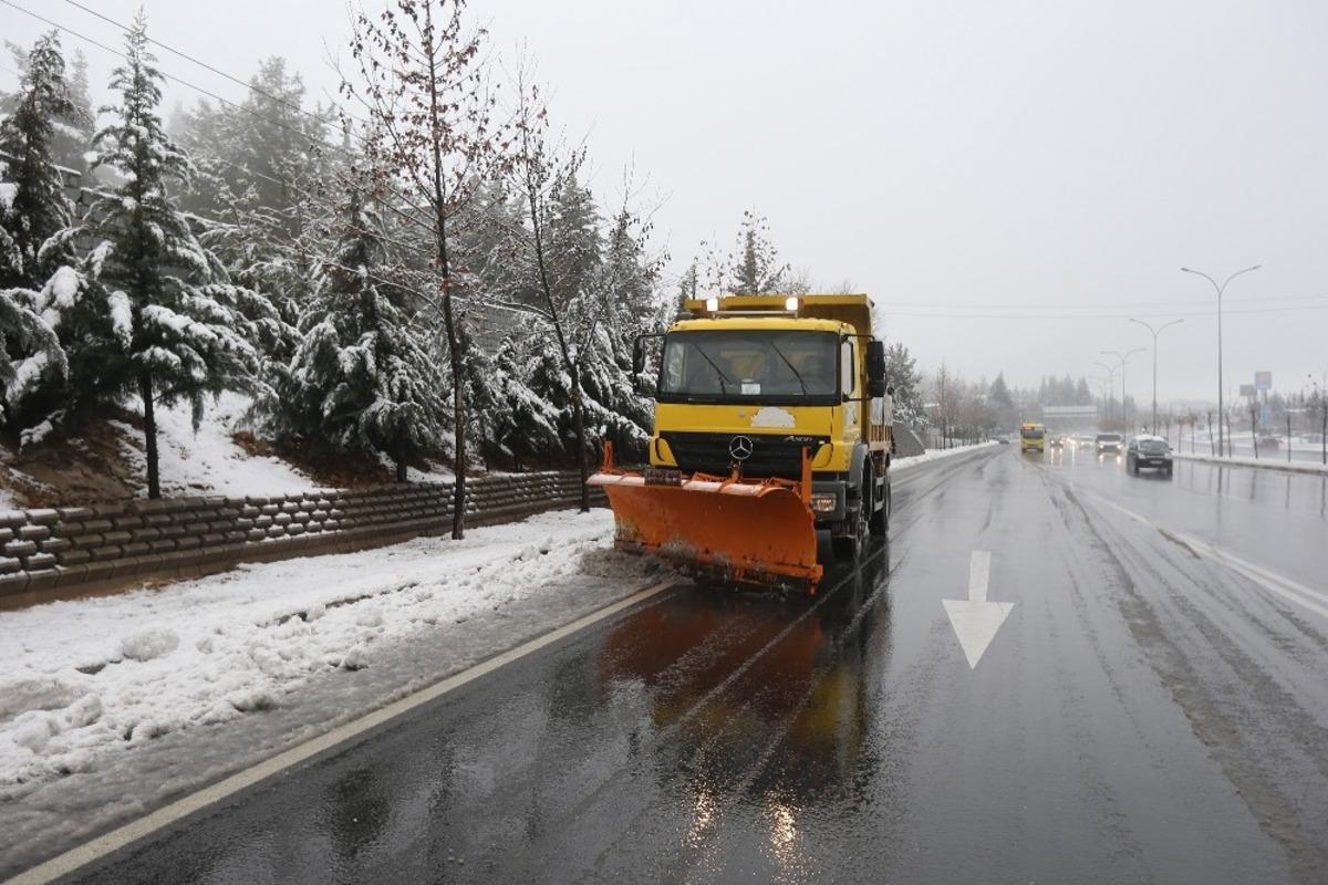 B&uuml;y&uuml;kşehir, karla m&uuml;cadeleye hazır