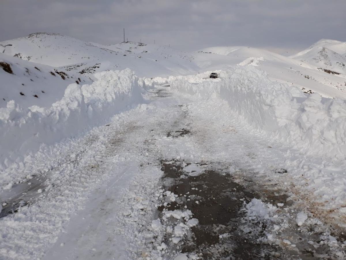 Elektriksiz kalan k&ouml;yl&uuml;lerin imdadına &ouml;zel idare ekipleri yetişti