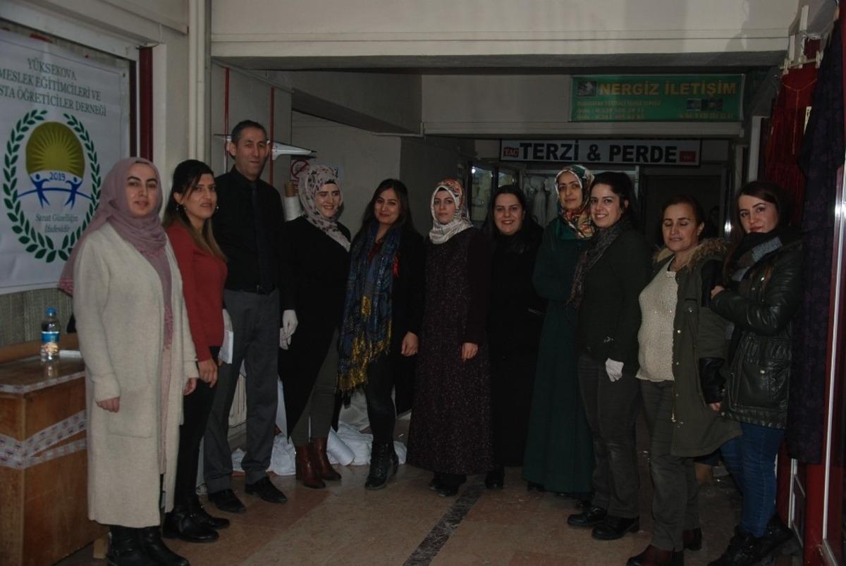 Y&uuml;ksekova&rsquo;daki kursiyerlere kumaş desteği