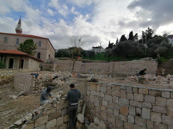 Kendini müdür olarak atamıştı... O belediye başkanı şimdi de mezarlık üstüne kafeterya yapıyor G4