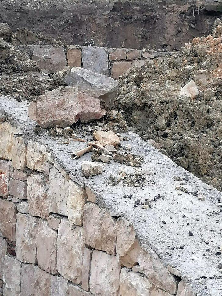 Kendini müdür olarak atamıştı... O belediye başkanı şimdi de mezarlık üstüne kafeterya yapıyor G5