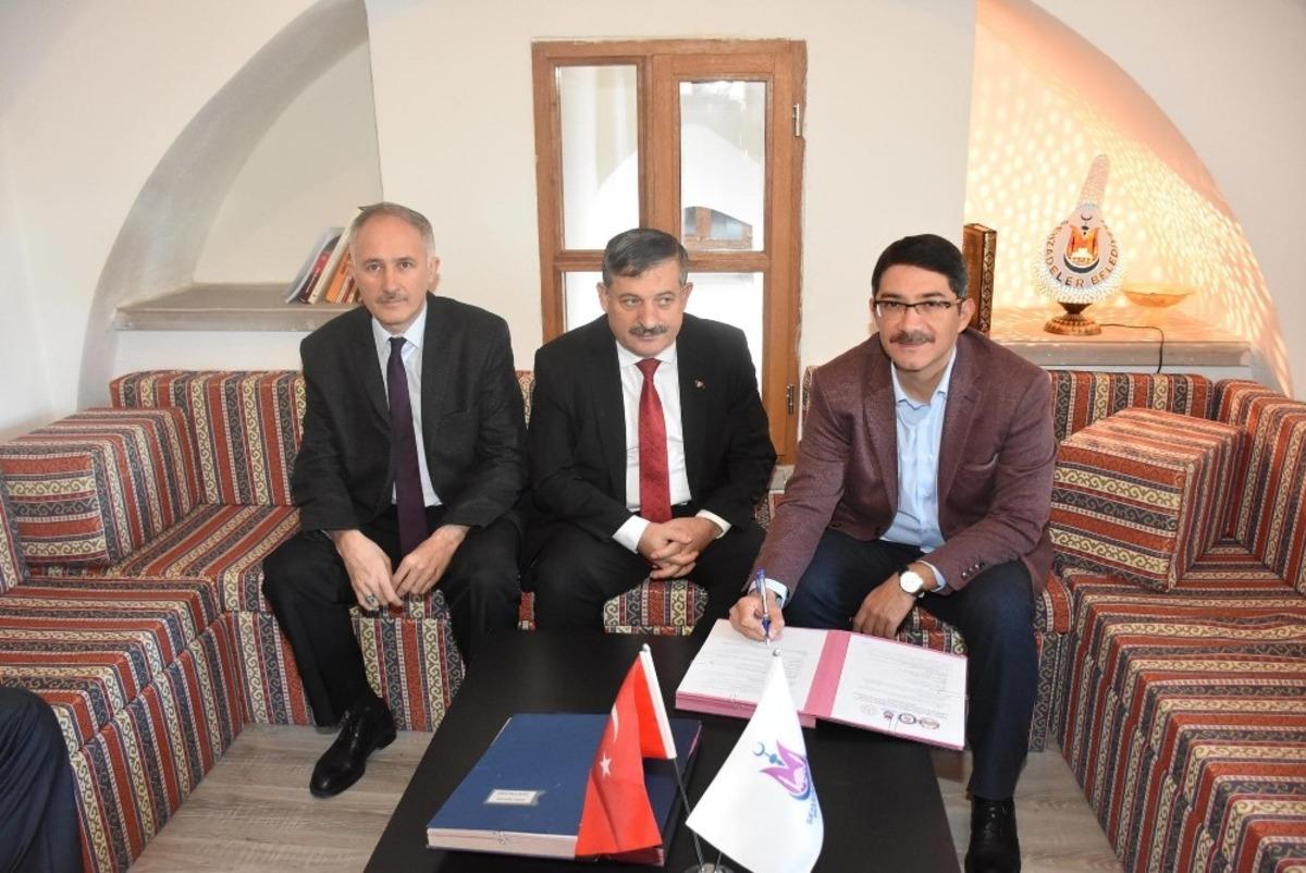 Şehzadeler&rsquo;den Selimşahlar&rsquo;a halı saha