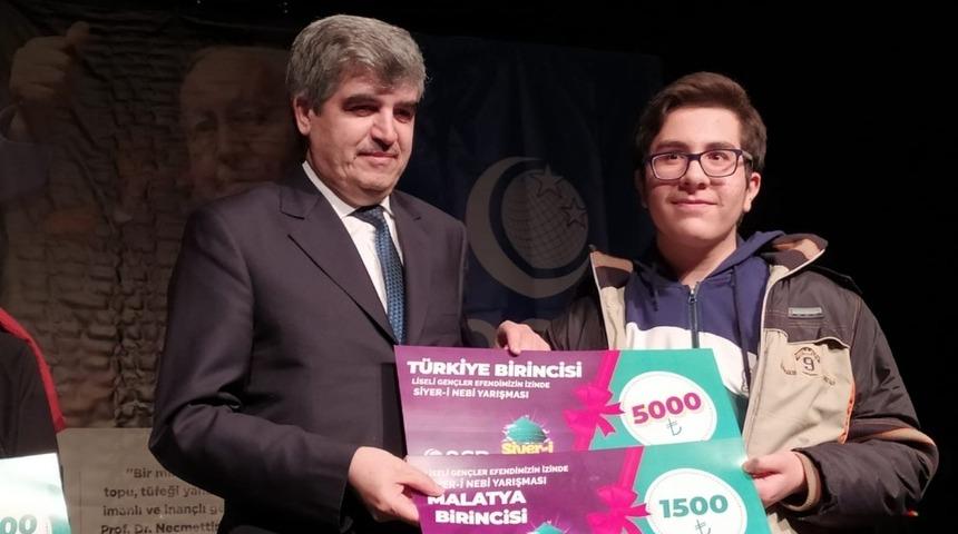 T&uuml;rkiye 1&rsquo;ncisi Malatyalı &ouml;ğrenci oldu