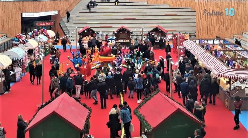 10 Burda AVM, hediye k&ouml;y&uuml; ile yeni yıl coşkusunu doyasıya yaşattı