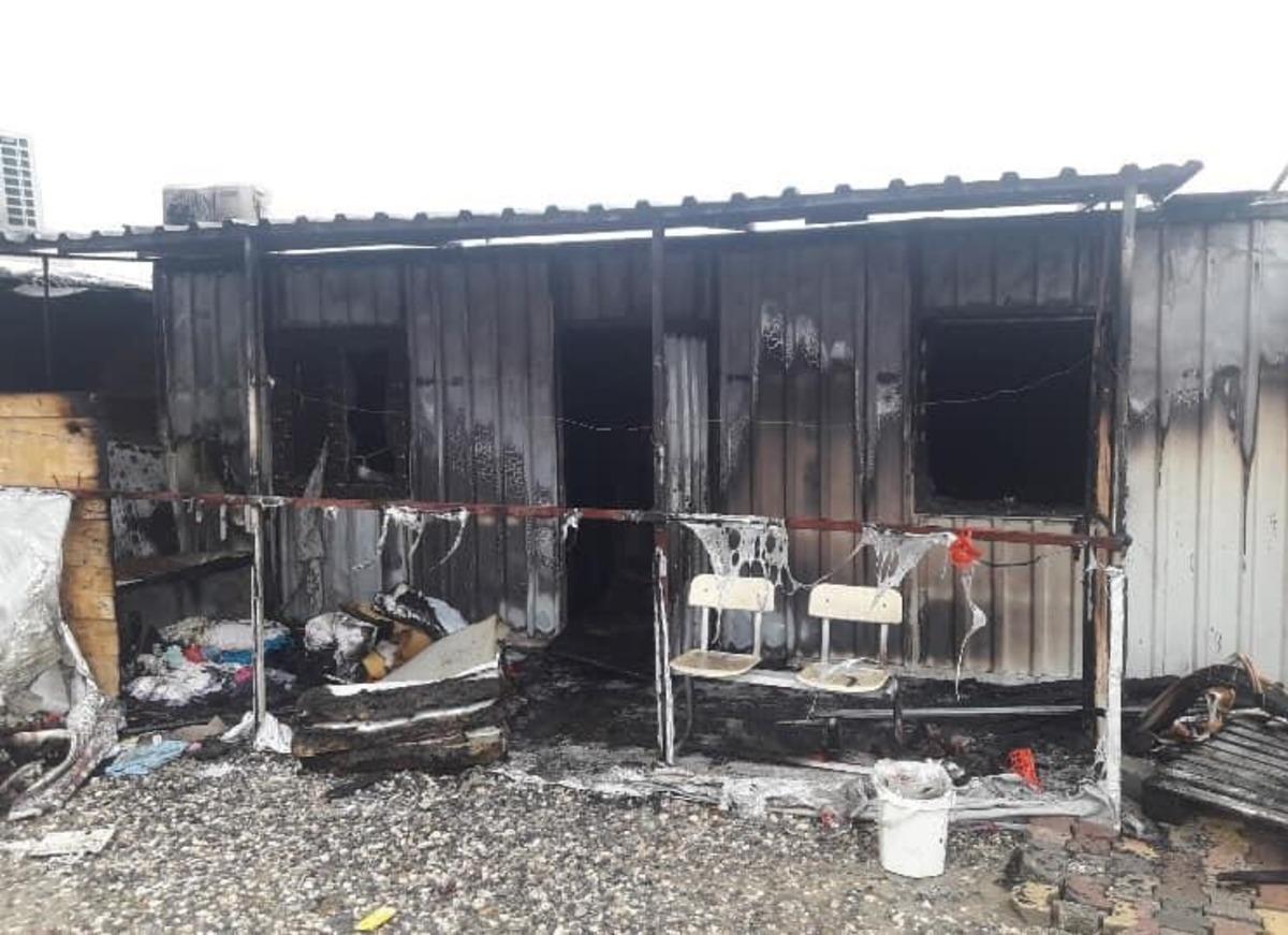 Depremzedelerin kaldığı konteynerler yandı