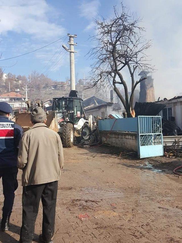 Şaphane’de yangın: 1 ölü