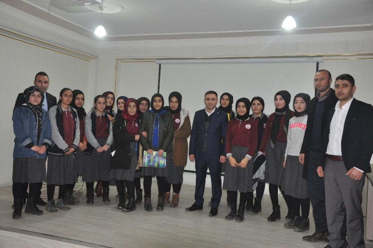 Bulanık&rsquo;ta &lsquo;Erken Yaşta Evlilik ve Madde Bağımlılığıyla M&uuml;cadele&rsquo; semineri