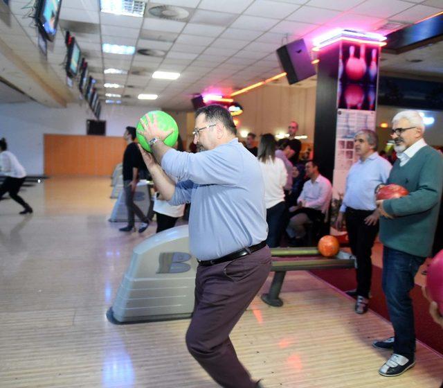 Sağlık çalışanlarının bowling heyecanı