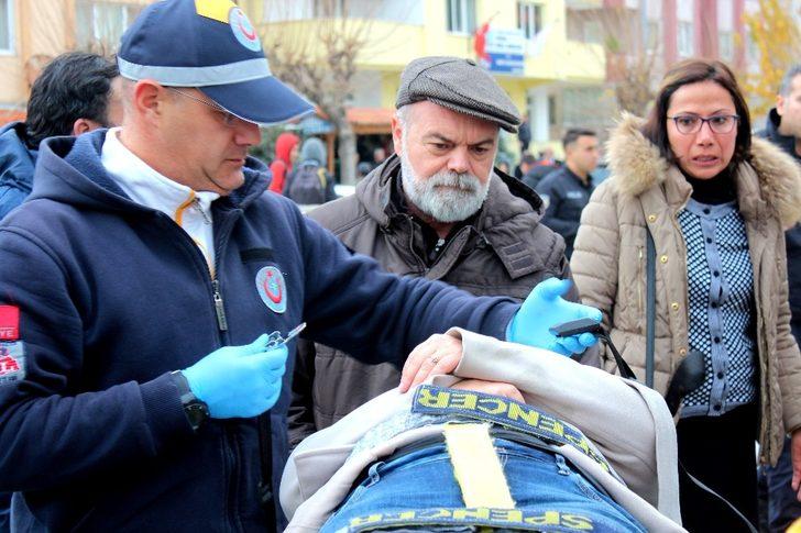 Muğla'da eşini yolun ortasında yaralı olarak bulan adam bir an olsun yanından ayrılmadı G2