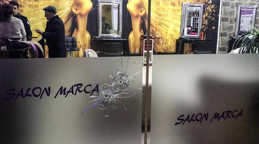 İstanbul'da silah sesleri! Kuaför salonuna kurşun yağdırdılar!