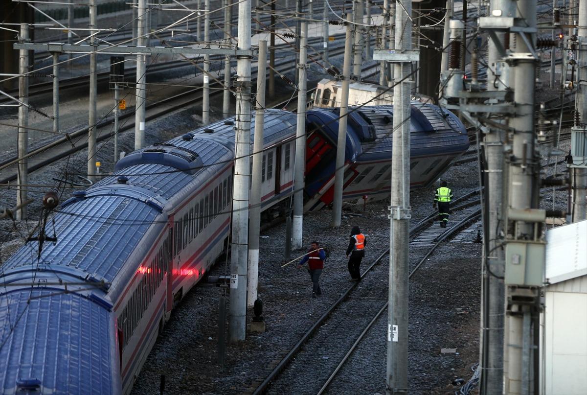 Ankara'da boş tren raydan &ccedil;ıktı