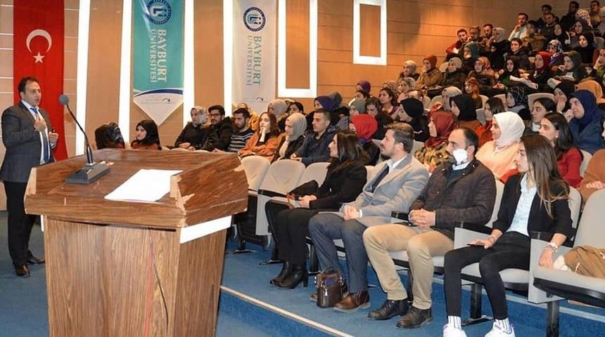 &Ouml;ğrencilere iş arama becerileri ve &ouml;zge&ccedil;miş hazırlama teknikleri anlatıldı