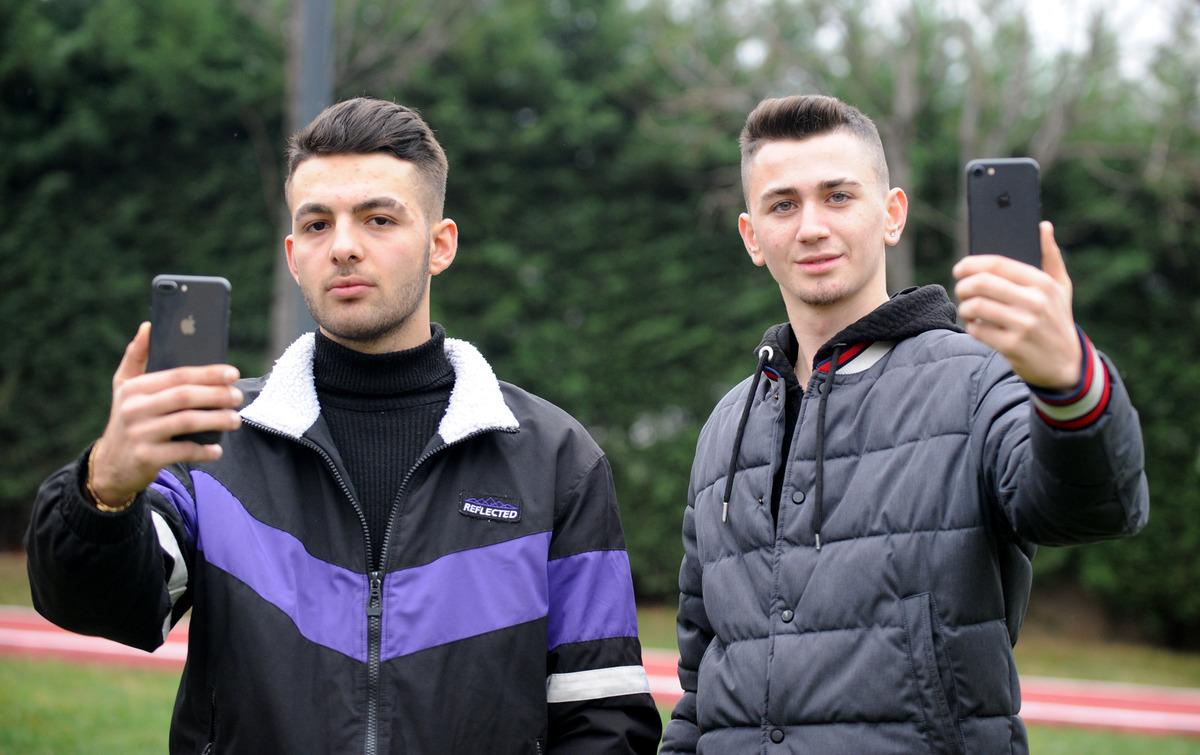 Apple'ın a&ccedil;ığını bulan gen&ccedil;ler &ouml;d&uuml;l&uuml; beğenmedi: Yeni teklif bekliyoruz