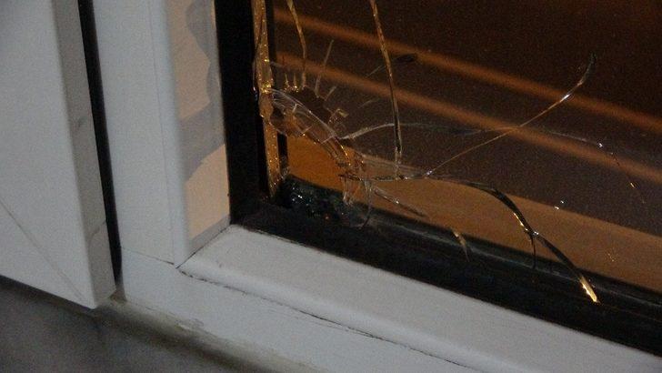 Yer: Pendik! Küçük çocuk saniyelerle ölümden kurtuldu G2