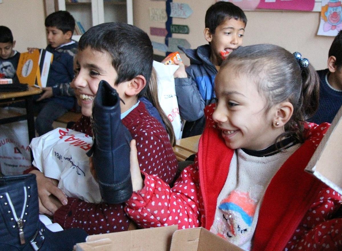 Minik ayaklar Dicle Elektrik ile ısındı