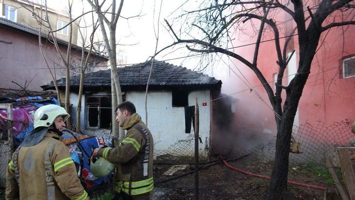 Tuzla’da korkutan yangın! Gecekondu alev aldı: 1 yaralı G2