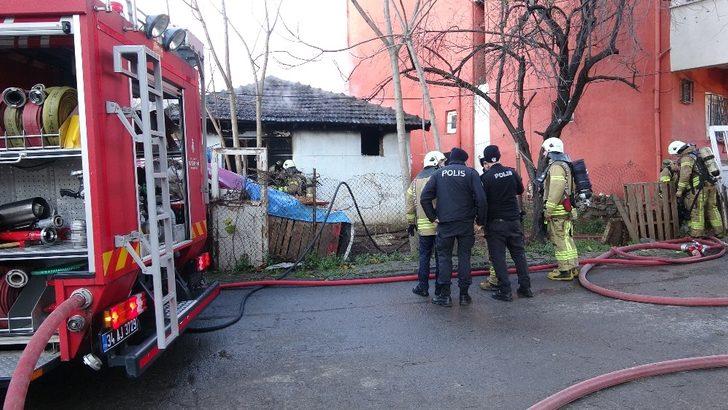 Tuzla’da korkutan yangın! Gecekondu alev aldı: 1 yaralı G5