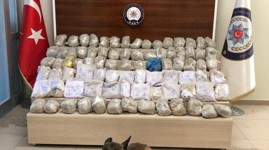 Polisler durdurunca ortaya çıktı! Çuval çuval taşıyorlarmış