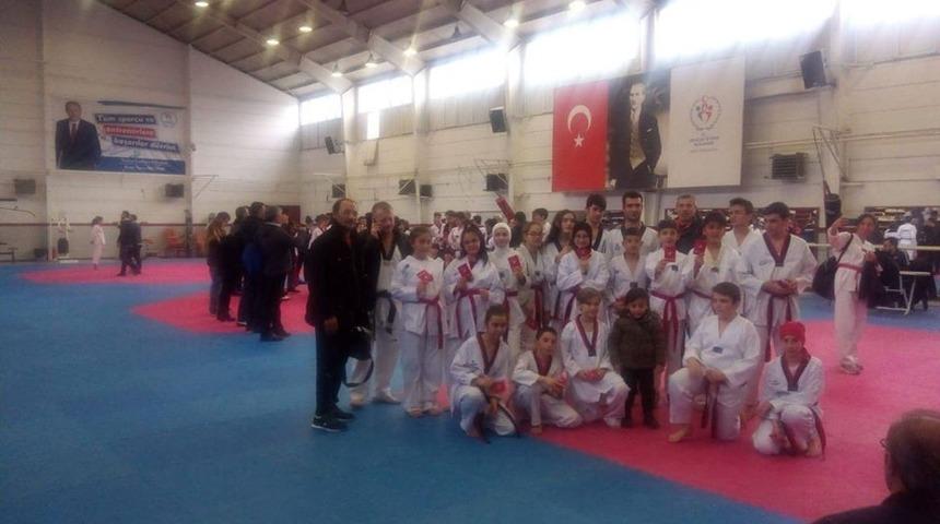 Emetborspor&rsquo;un Taekwondo başarısı