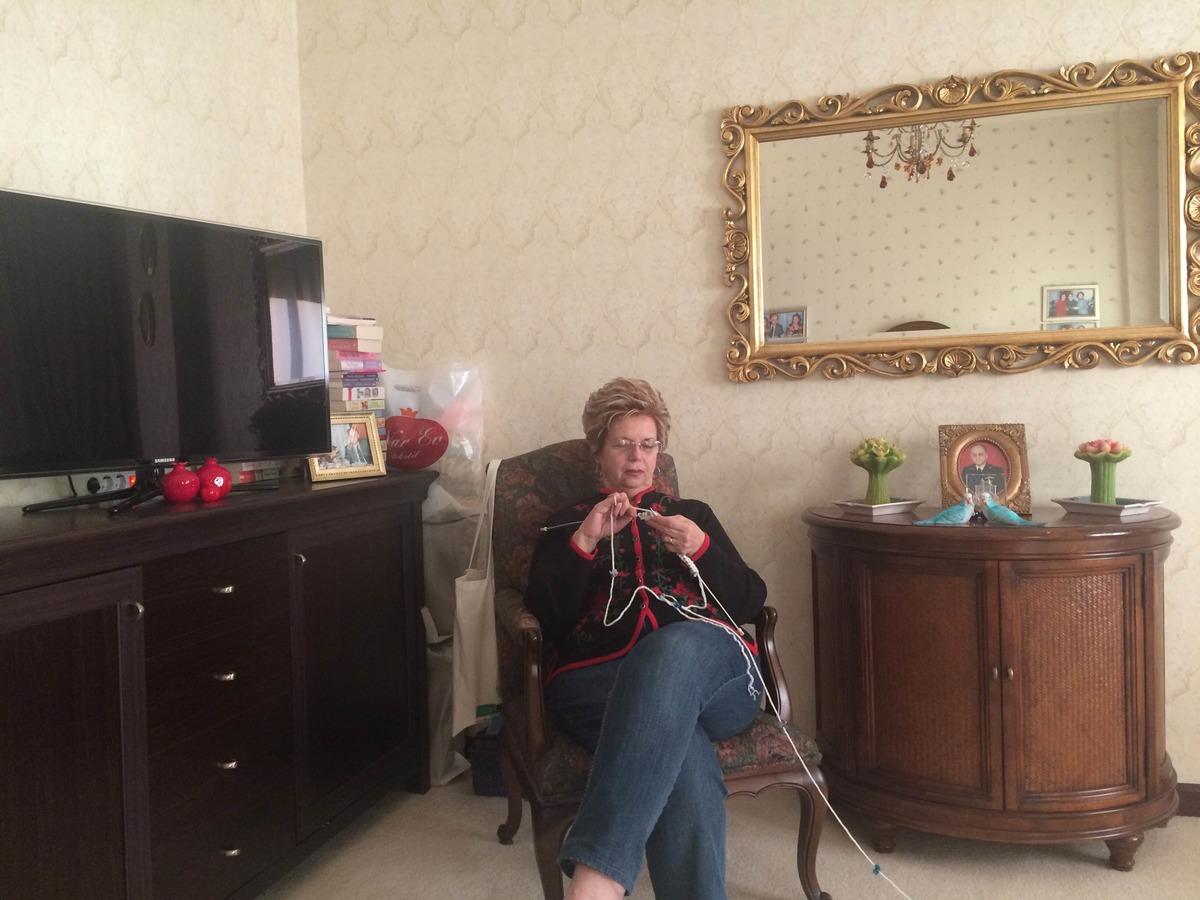 Elleriyle &ouml;rd&uuml;ğ&uuml; berelerle yılbaşında Dar&uuml;şşafakalı &ouml;ğrencileri sevindirdi